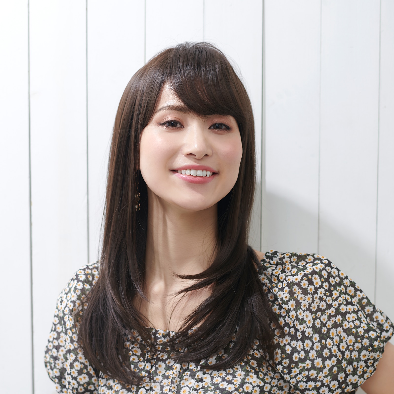 【フルウィッグ】 NAVANA エアリーカール [ナチュラルブラック] EL2120MG-4