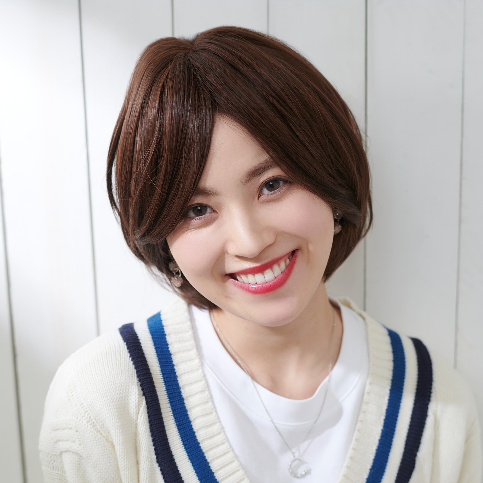 【フルウィッグ】 NAVANA フレンチショート［ナチュラルブラウン］EL1806SSM-M32