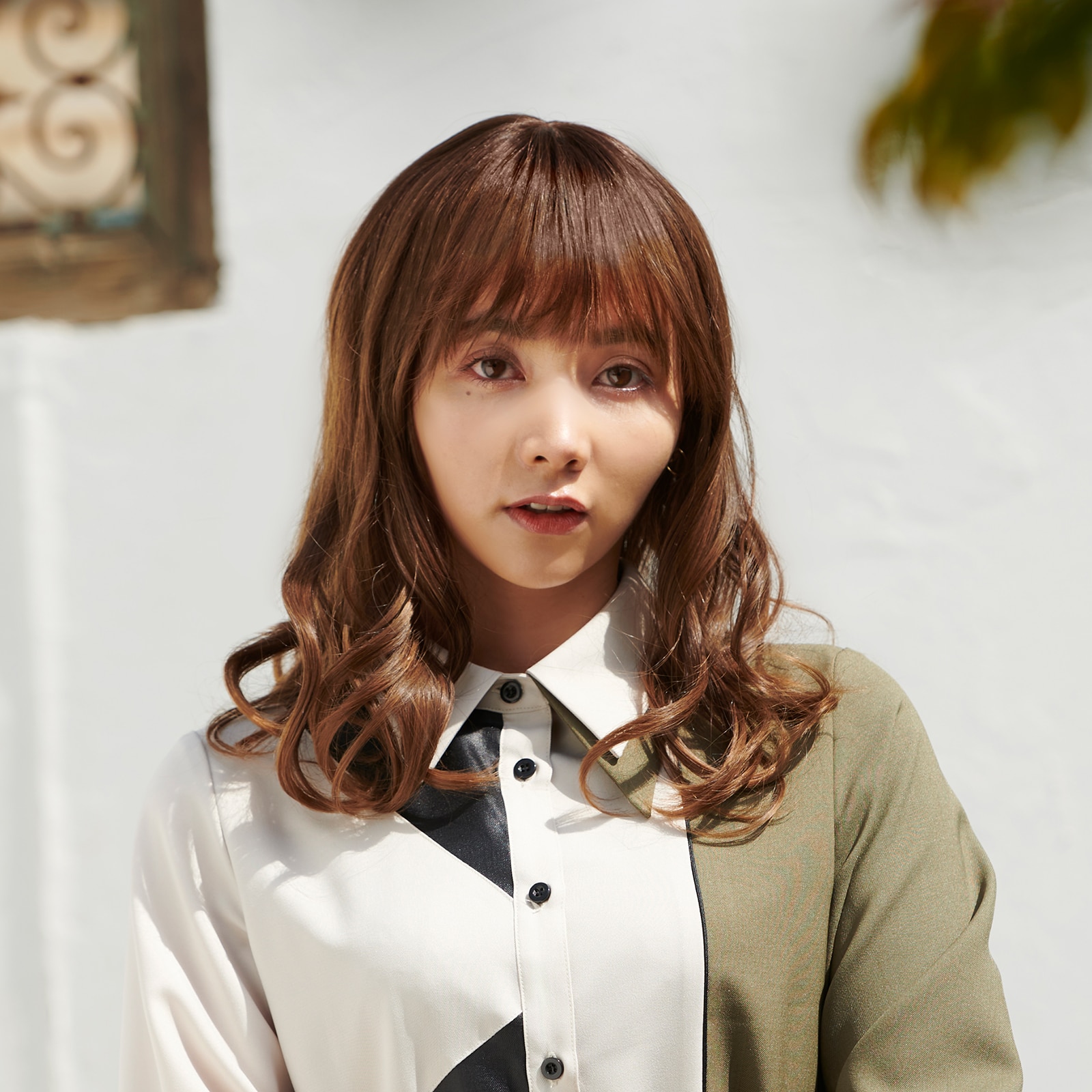 【フルウィッグ】 NAVANA 無造作ウェーブセミディ [ダークブラウン/チェスナットブラウン_グラデーション] EL1912MWM-D-6T8